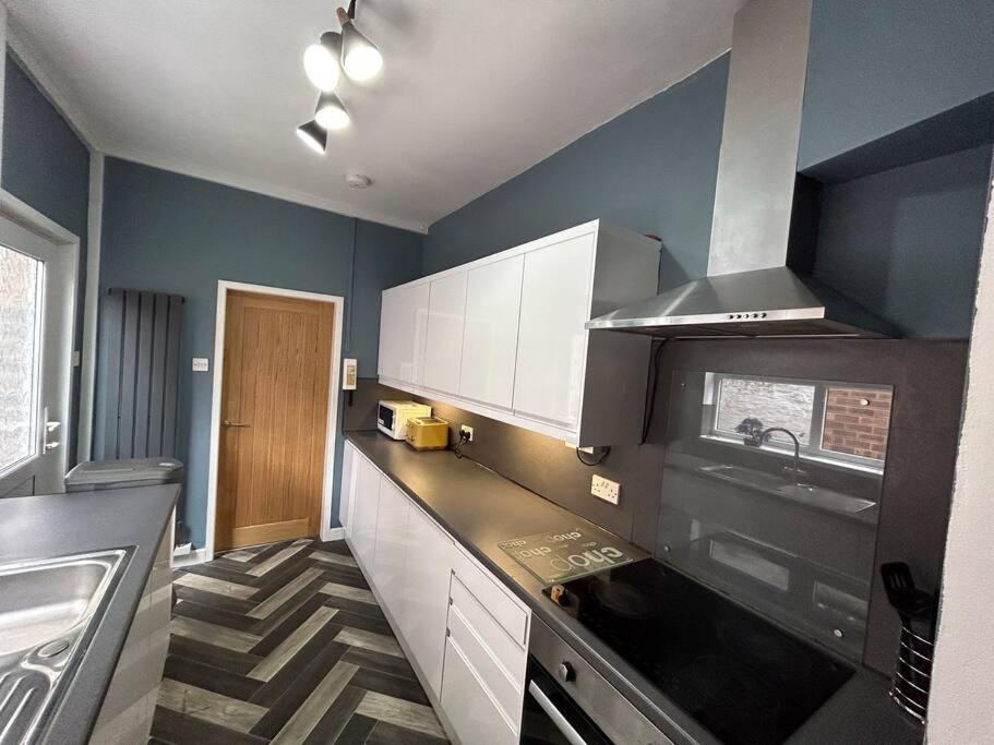 Spacious Homely 3 Bed Property Newcastle-under-Lyme Eksteriør billede