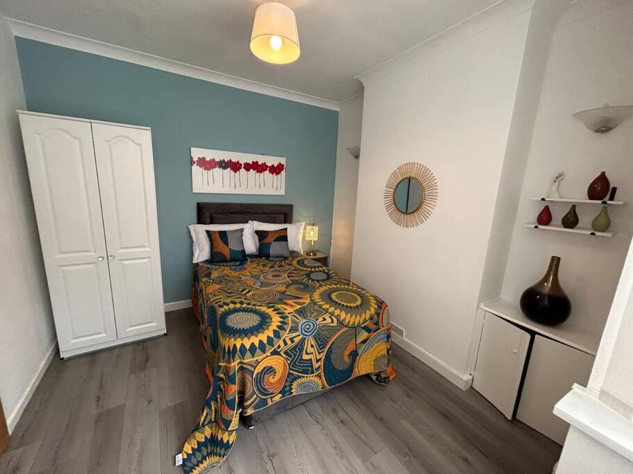 Spacious Homely 3 Bed Property Newcastle-under-Lyme Eksteriør billede